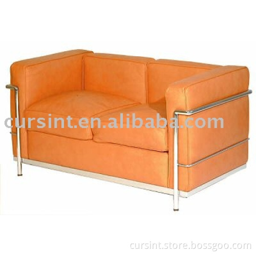 LC2 loveseat